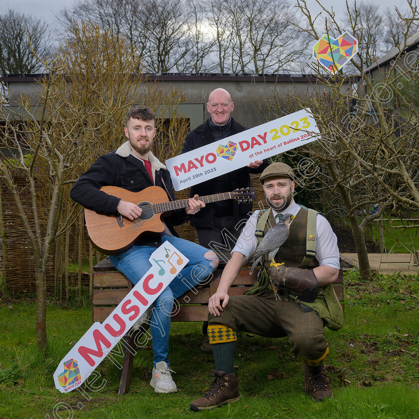 MayoDay2023-1646 
 Mayo Day 29th of April to celebrate all things Mayo, with the flagship event taking place in Ballina for the first time as part of the Ballina 2023 celebrations. Pictured at the launch in Ballina from L/R Finieinn Quinn (Musician), Paul Cunningham (Ballina Arts Centre) and Daniel Gibbons (Falconer). Pic: Michael Mc Laughlin