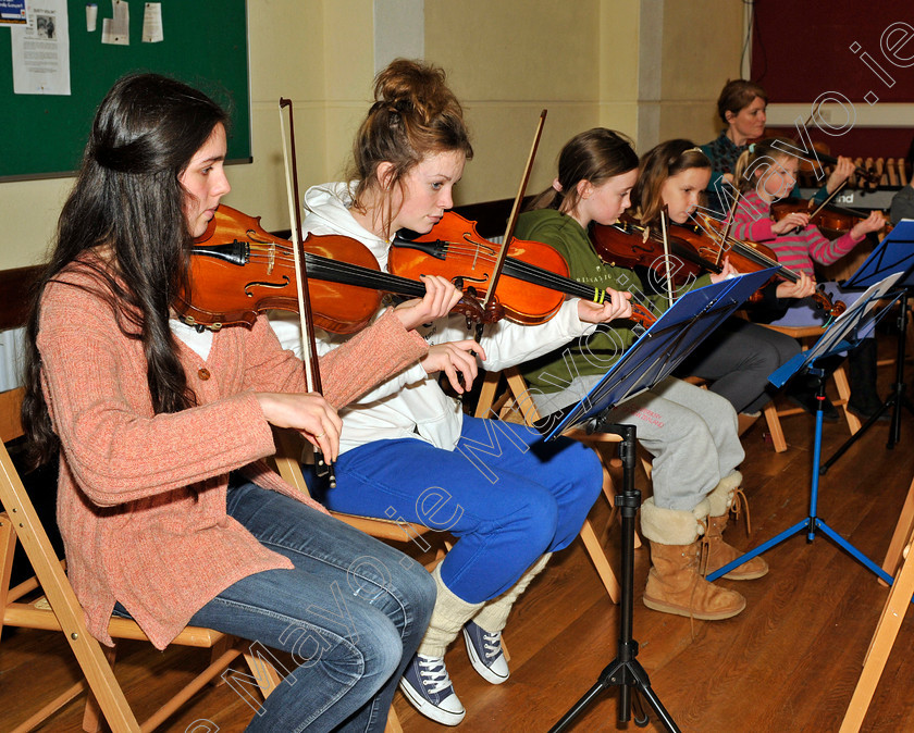 Mayo-Youth-Orchestra-violins-large 
 Whistle Blast Music workshop. Photo © Ken Wright Photography 2012.