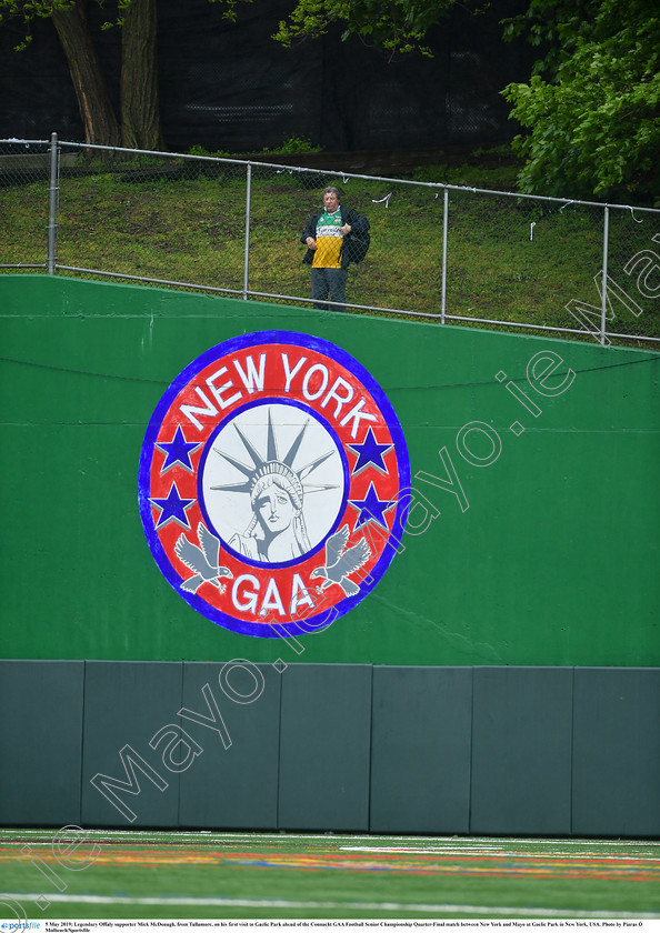 1696296 
 5 May 2019; Legendary Offaly supporter Mick McDonagh, from Tullamore, on his first visit to Gaelic Park ahead of the Connacht GAA Football Senior Championship Quarter-Final match between New York and Mayo at Gaelic Park in New York, USA. Photo by Piaras Ó Mídheach/Sportsfile 
 Keywords: GAA, Football, ny, nyc, bronx, Manhattan, michael, fan, supporter, spectator, mayococo