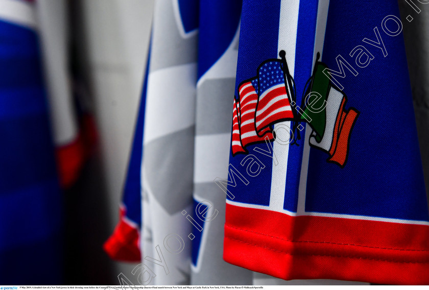 1696332 
 5 May 2019; A detailed view of a New York jersey in their dressing room before the Connacht GAA Football Senior Championship Quarter-Final match between New York and Mayo at Gaelic Park in New York, USA. Photo by Piaras Ó Mídheach/Sportsfile 
 Keywords: GAA, Football, ny, nyc, bronx, Manhattan, mayococo