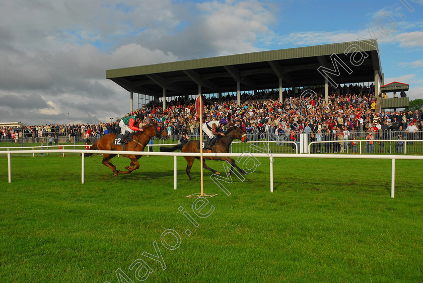 Ballinrobe-racing 
 Evening race meeting in Ballinrobe ...Pic Conor McKeown.