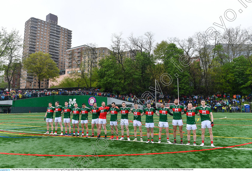 1696445 
 5 May 2019; The Mayo team stand for a minute's silence in memory of the late Eugene McGee, 1982 All-Ireland winning manager with Offaly, before the Connacht GAA Football Senior Championship Quarter-Final match between New York and Mayo at Gaelic Park in New York, USA. Photo by Piaras Ó Mídheach/Sportsfile 
 Keywords: GAA, Football, ny, nyc, bronx, Manhattan, mayococo