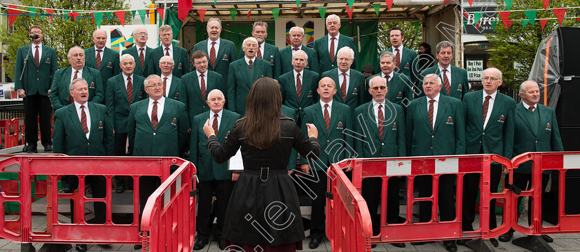 Mayo-Day-Saturday-2015 1905 
 A large crowd gather to see "The Mayo Male Voice Choir" the show on Market Square castlebar which showcased the best Of Irish Dance, Music and Singing for the Mayo Day Celebrations. Pic: Michael Mc Laughlin