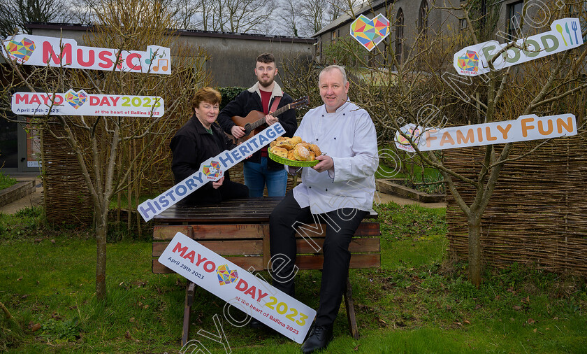 MayoDay2023-1616 
 Mayo Day 29th of April to celebrate all things Mayo, with the flagship event taking place in Ballina for the first time as part of the Ballina 2023 celebrations. Pictured at the launch in Ballina from L/R Ailish Higgins (Jackie Clarke Collection), Finieinn Quinn (Musician) and Ronan Fox (Chef). Pic: Michael Mc Laughlin